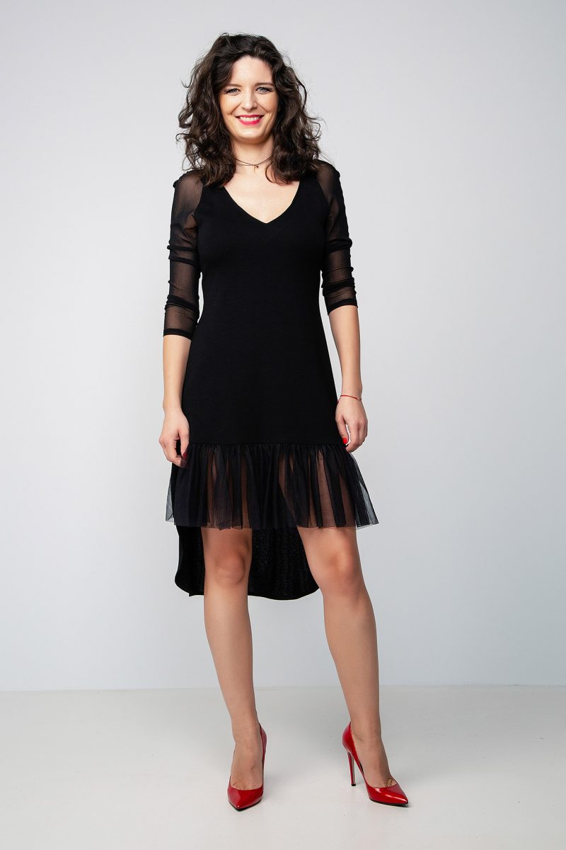 Rochie din țesătură de tricot cu mâneci și volan din tull