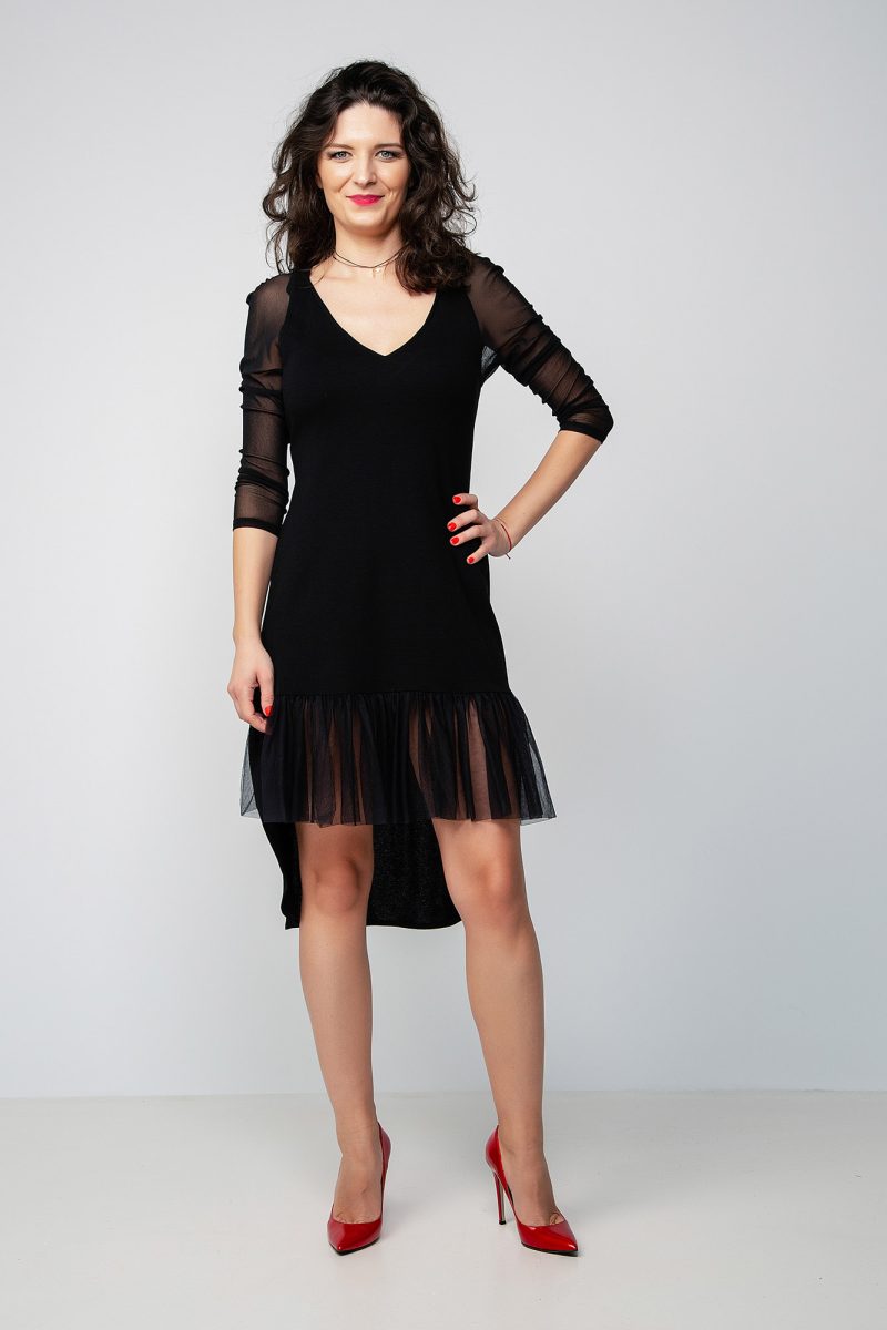 Rochie din țesătură de tricot cu mâneci și volan din tull