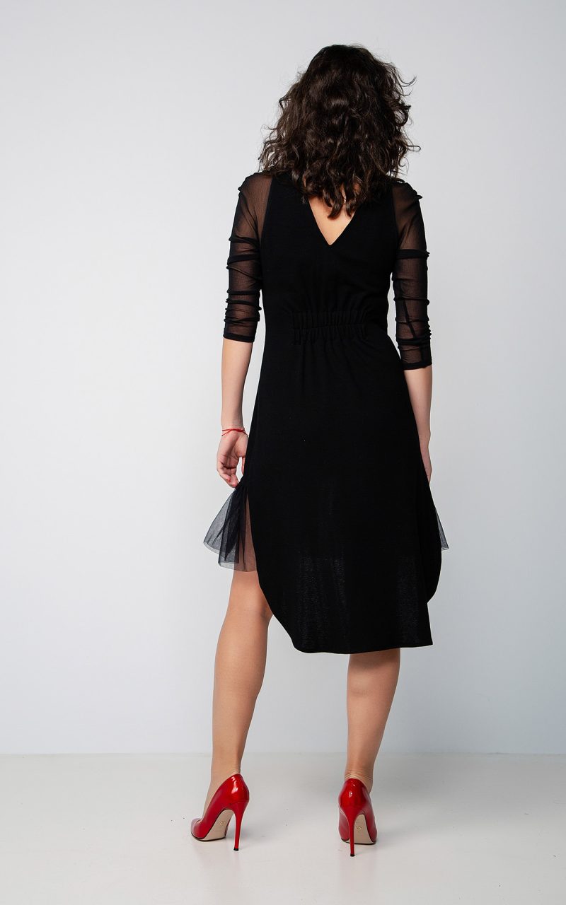 Rochie din țesătură de tricot cu mâneci și volan din tull