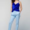 Maieu din mătase și pantalon de in