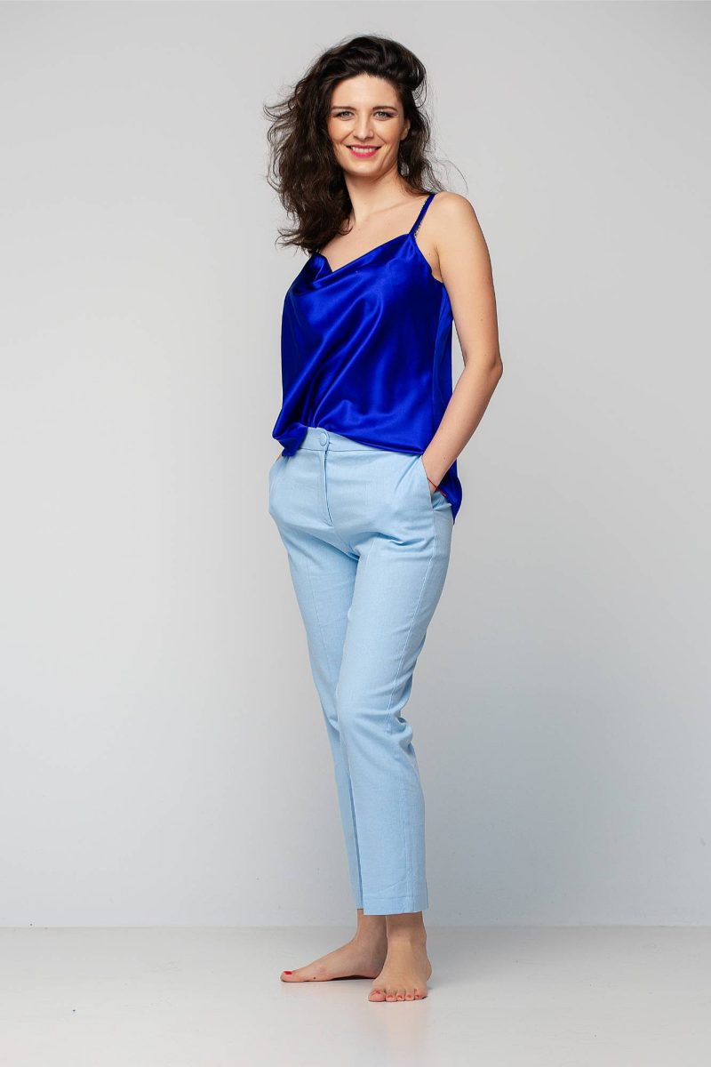 Maieu din mătase și pantalon de in