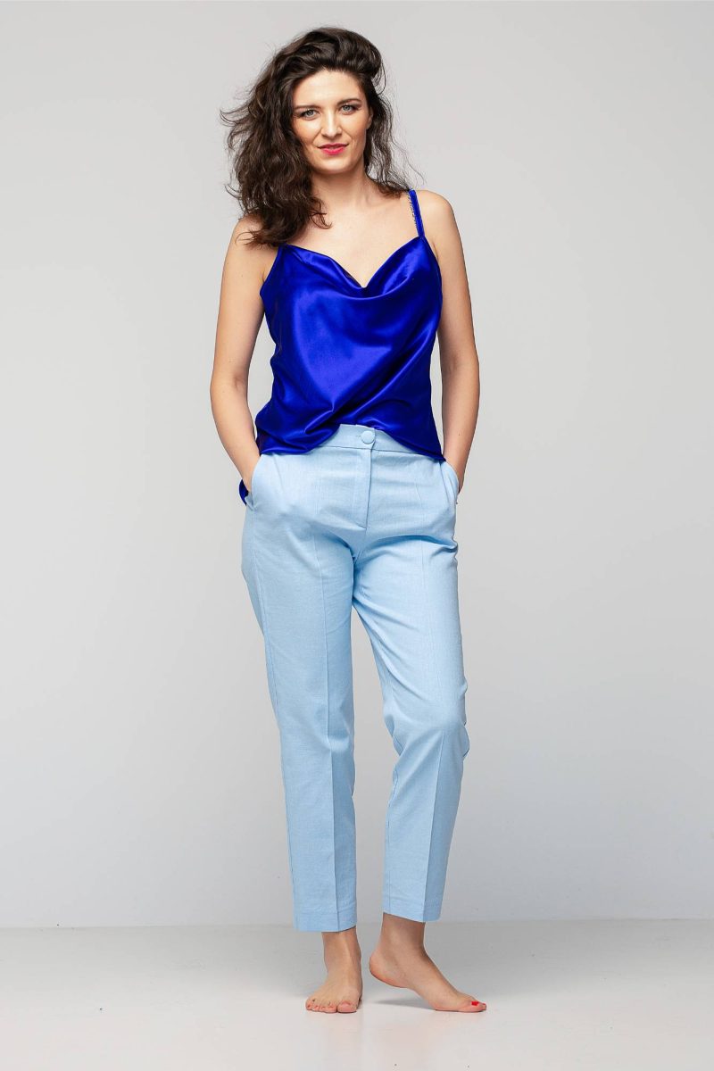 Maieu din mătase și pantalon de in